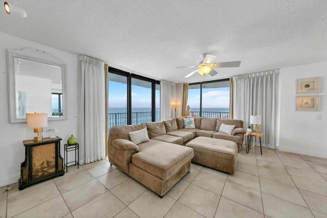 Mainsail 131 - Beachfront 2br With Free Seasonal Service Holiday home Destin