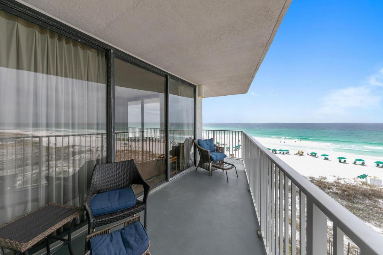 Mainsail 131 - Beachfront 2br With Free Seasonal Service Destin
