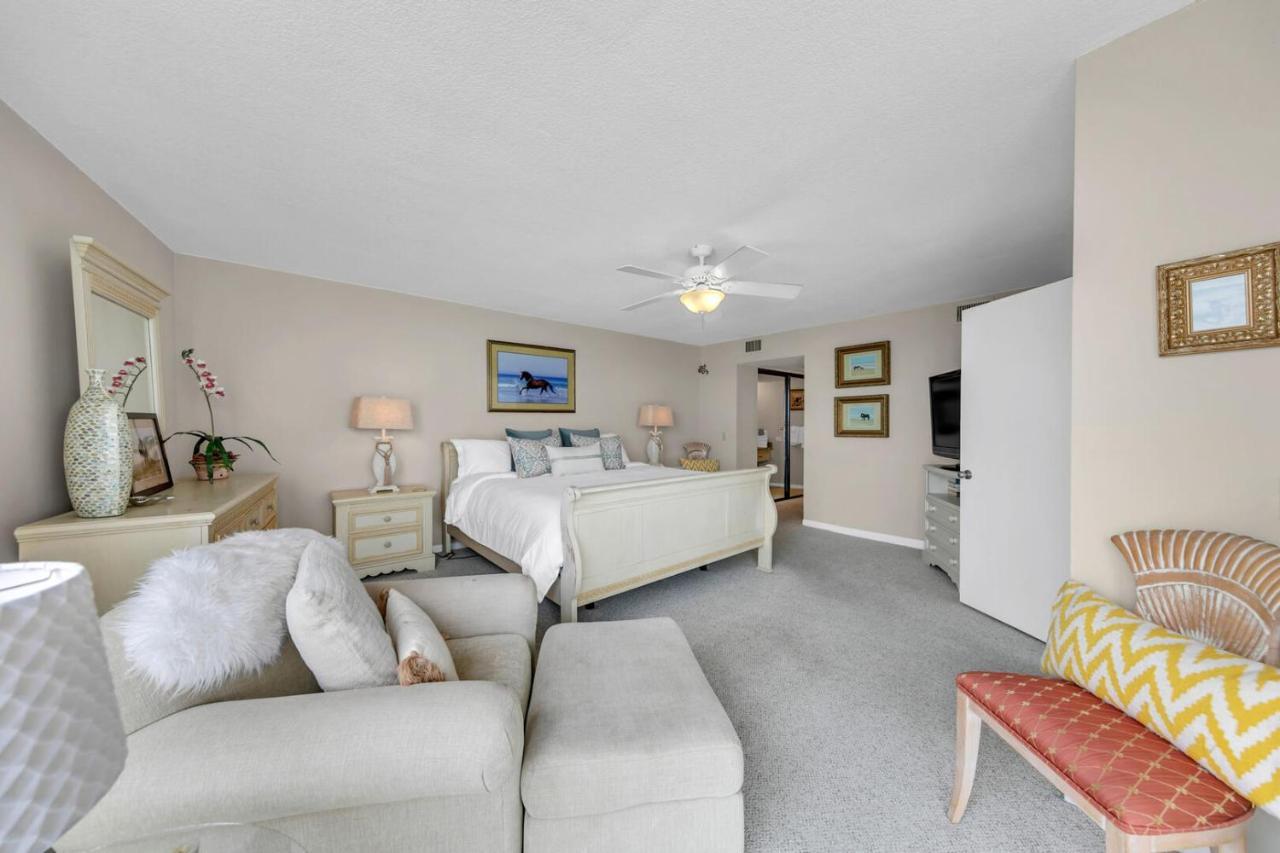 Mainsail 131 - Beachfront 2br With Free Seasonal Service *
