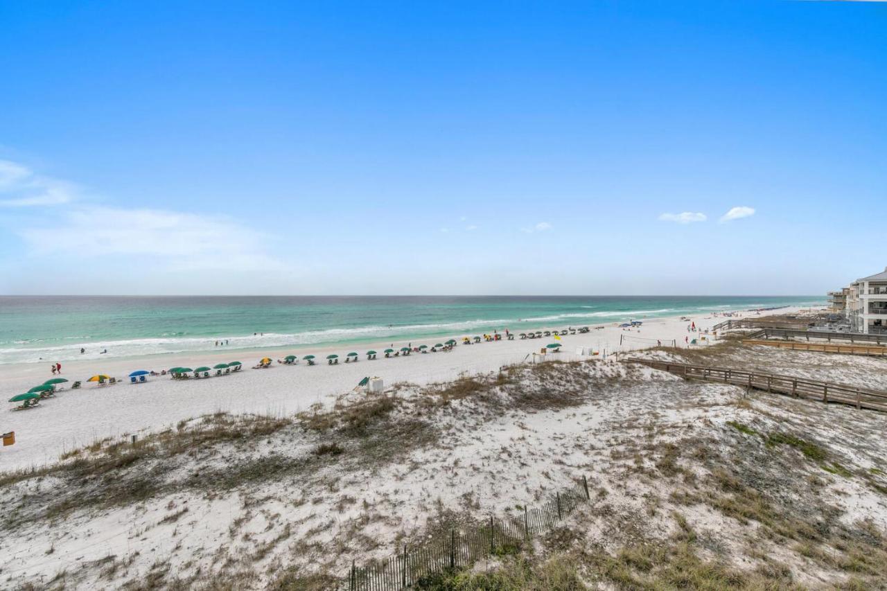 Mainsail 131 - Beachfront 2br With Free Seasonal Service Holiday home Destin