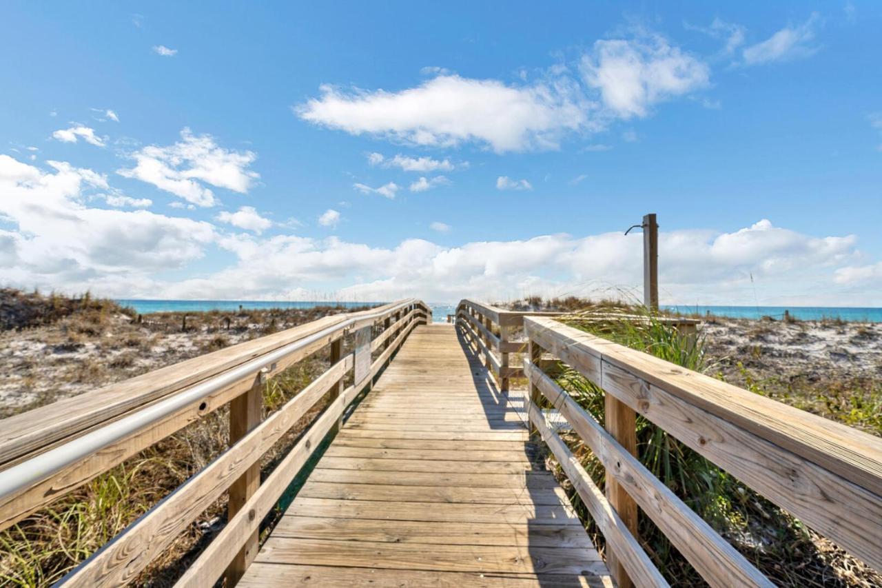 Mainsail 131 - Beachfront 2br With Free Seasonal Service