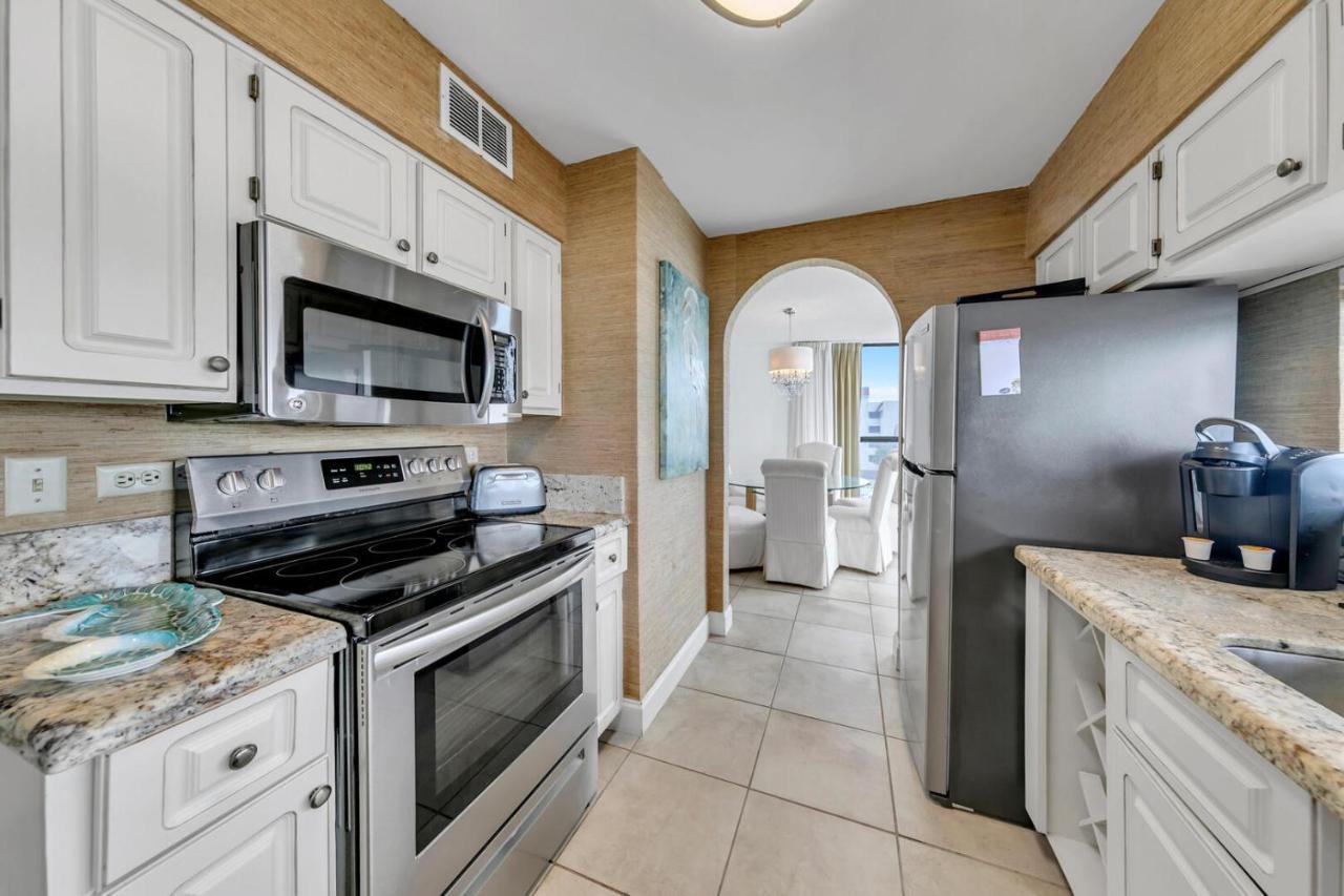 Mainsail 131 - Beachfront 2br With Free Seasonal Service Holiday home Destin